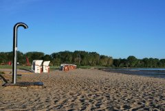 dusche-spielplatz-strand-g.JPG
